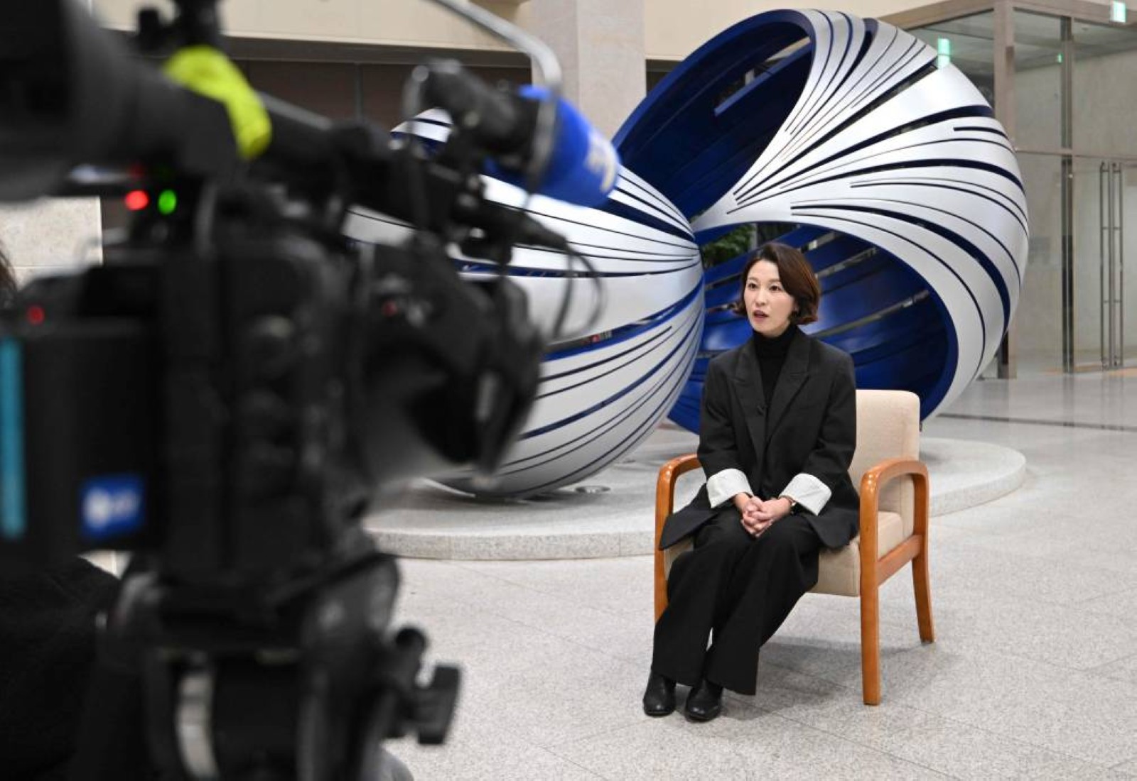 South Korean politician who grappled with martial law soldier insists she is not special