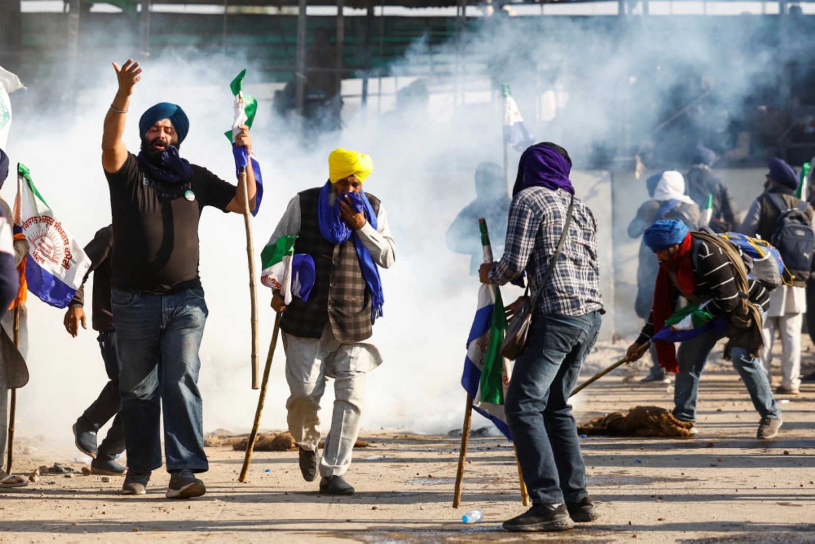 Farmers defer ‘Delhi Chalo’ rally, seek talks with Centre