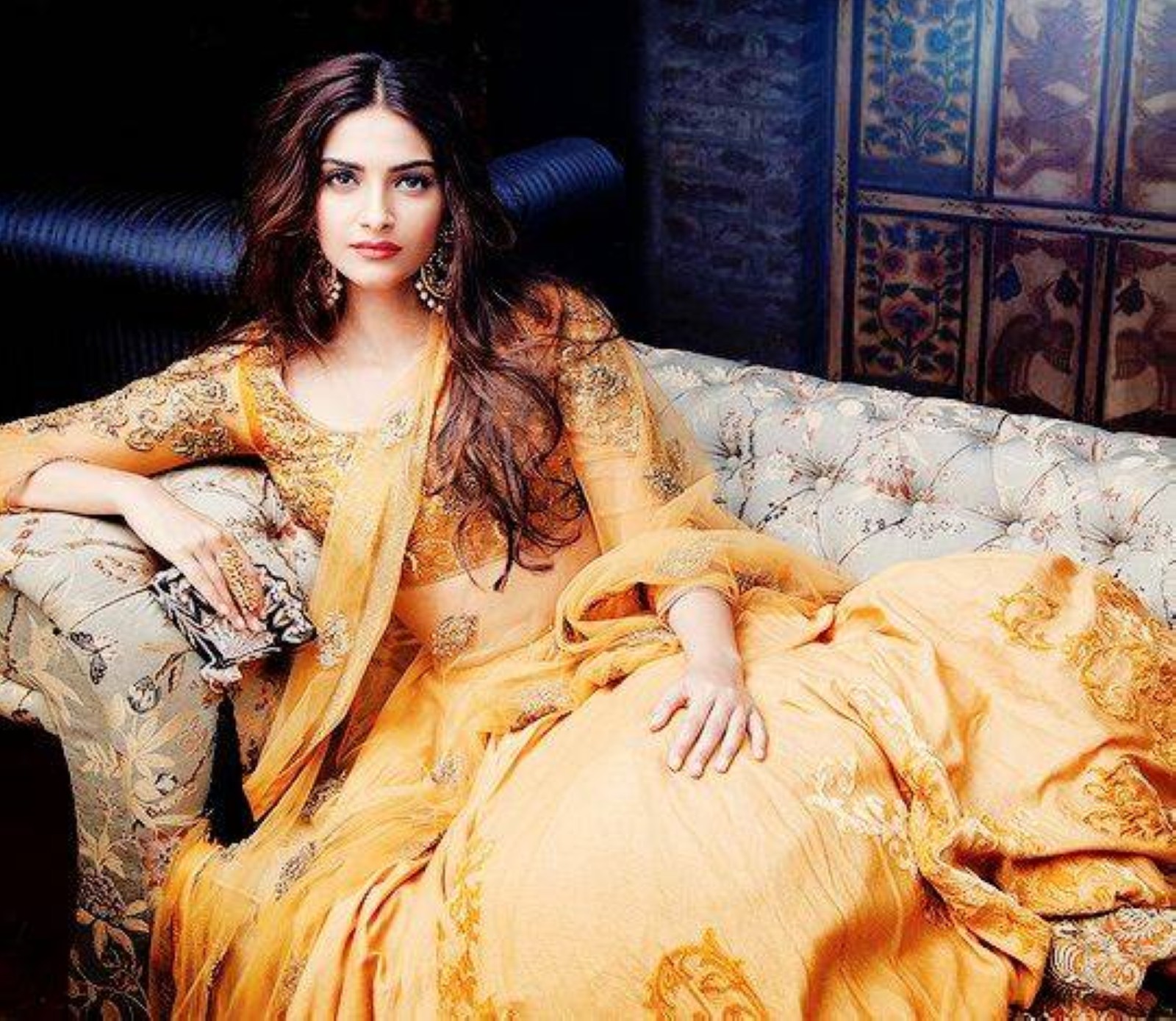 Actress Sonam Kapoor pens romantic post for husband Anand