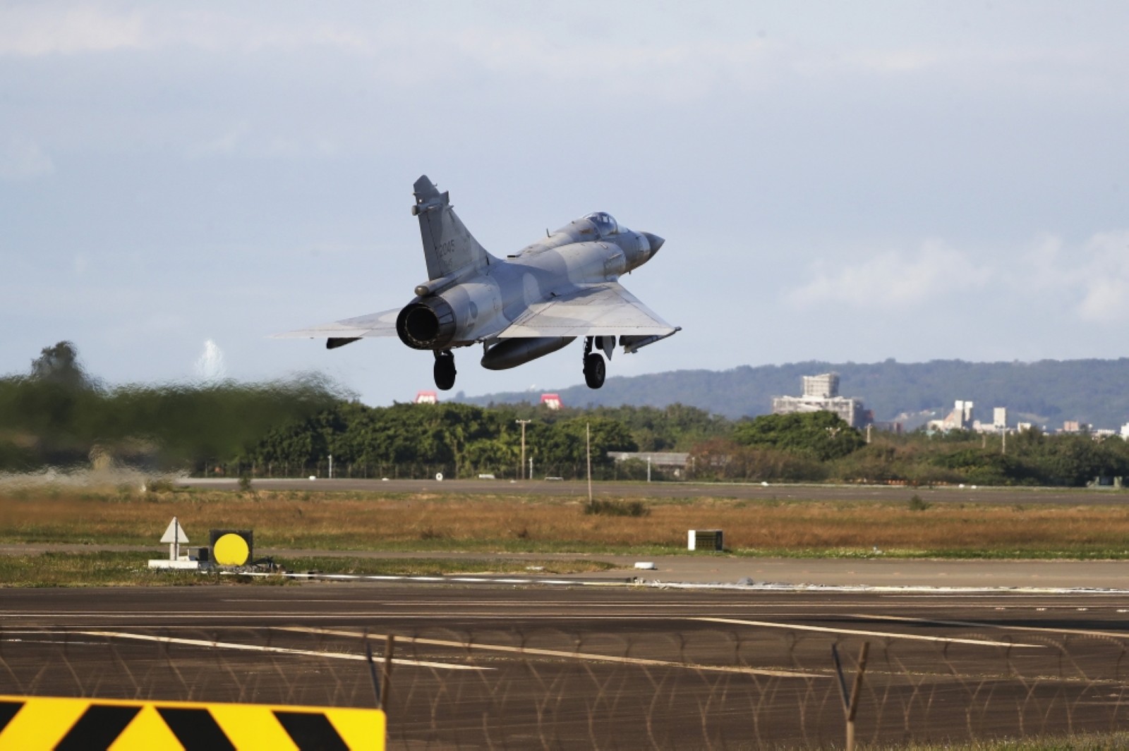 China deploys over 90 ships around Taiwan, says Taipei