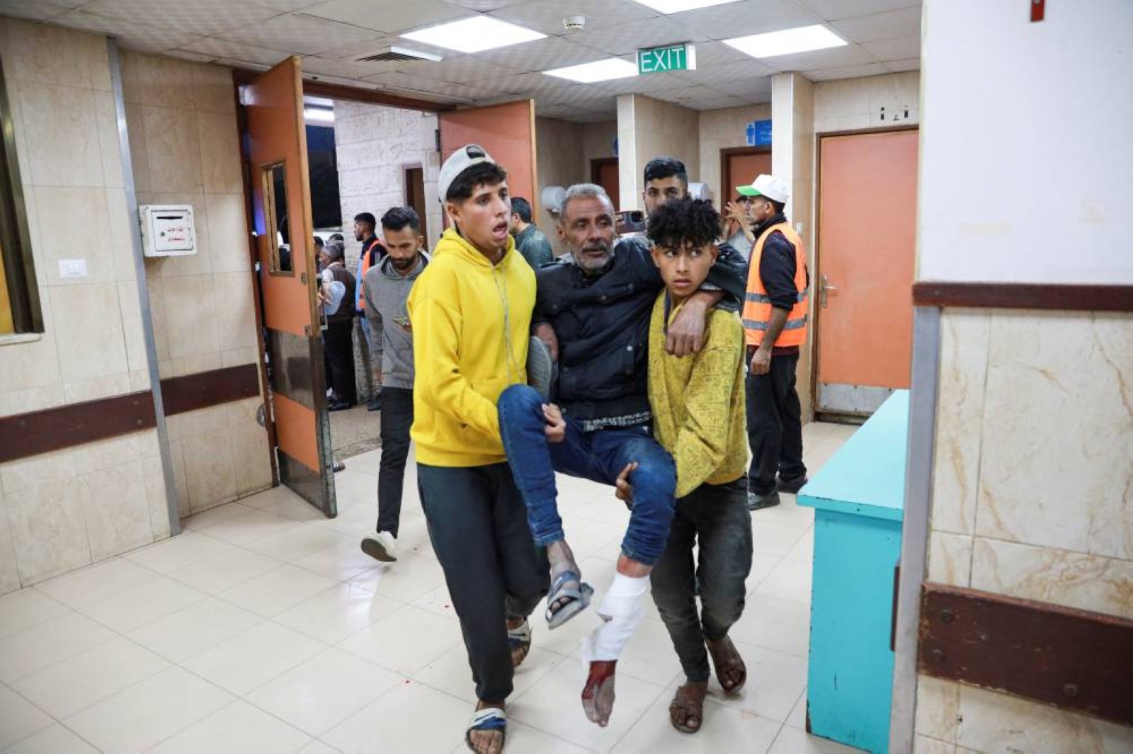 Israeli strikes on Gaza kill 35 Palestinians