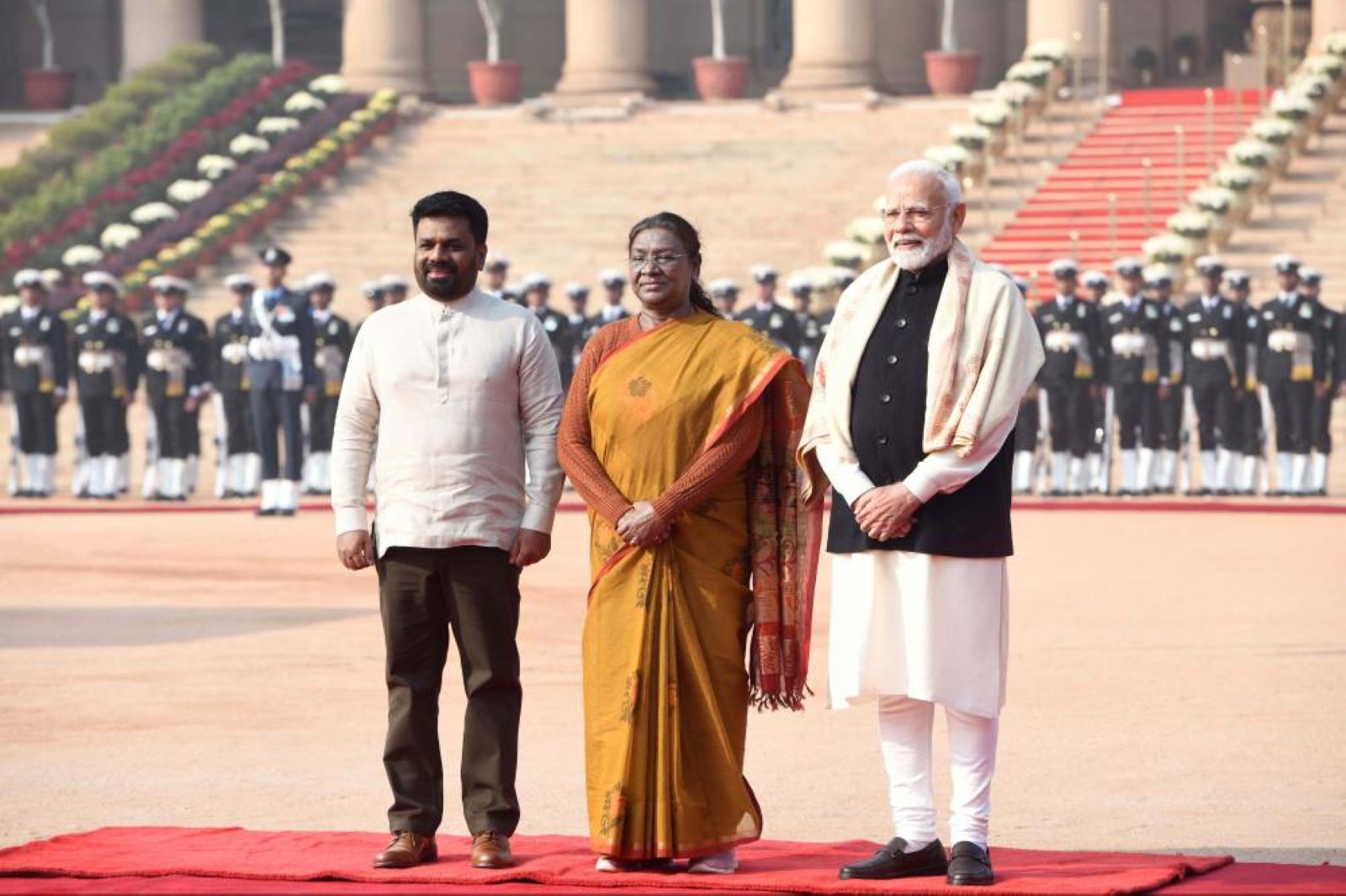 Modi accords red carpet welcome to Sri Lanka's President