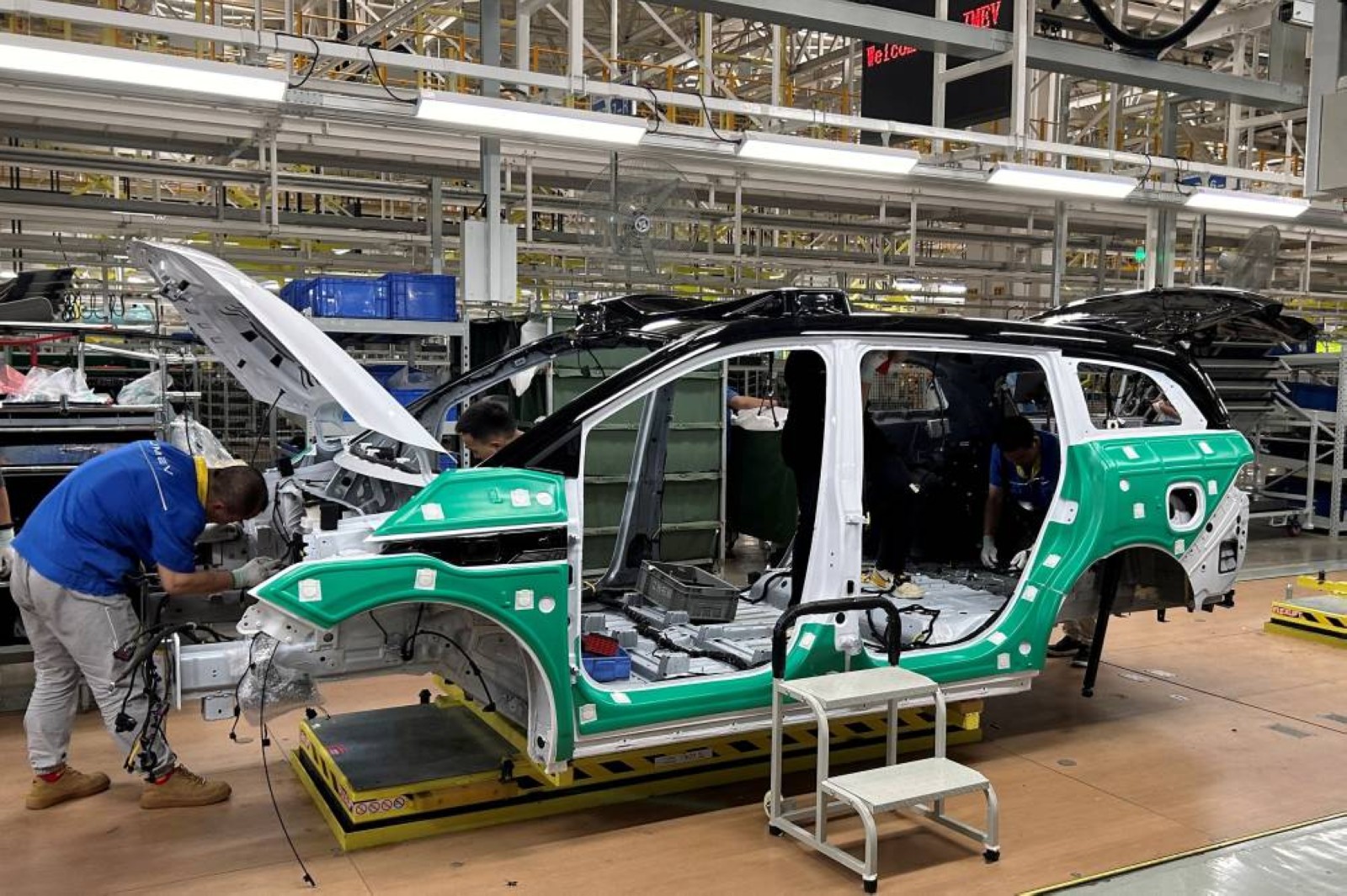 European carmakers in a bind over emissions control