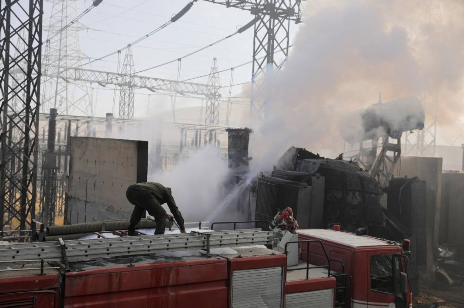 Israel hits port, energy sites in Yemen