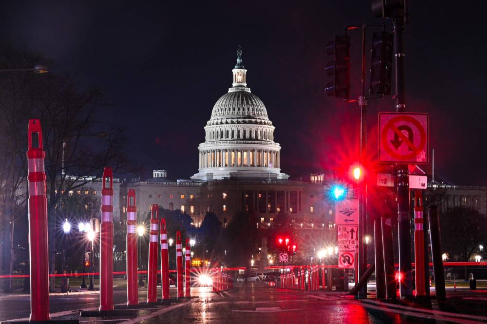 US Senate passes government funding bill, averts shutdown