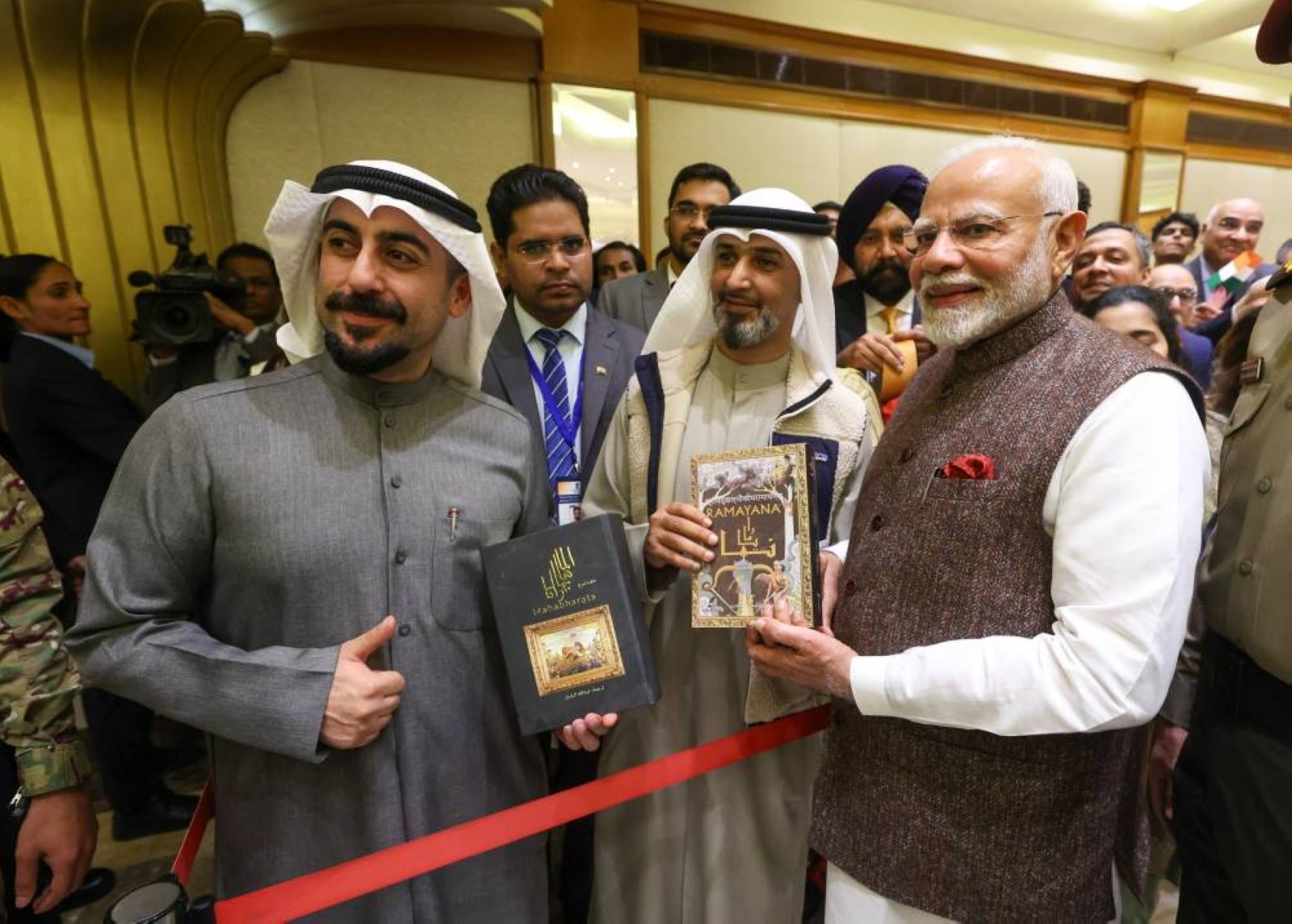 Indian PM Modi gets rousing welcome in Kuwait