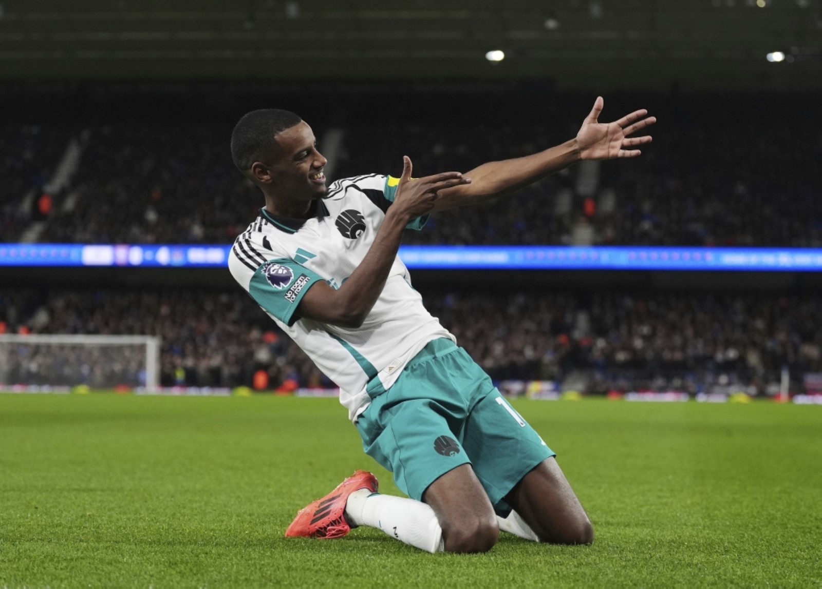 Villa heap more misery on City,  Forest prevail over Brentford