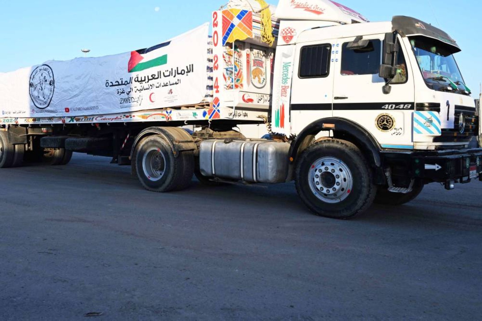 3 UAE convoys loaded with 495 tonnes of aid reach Gaza
