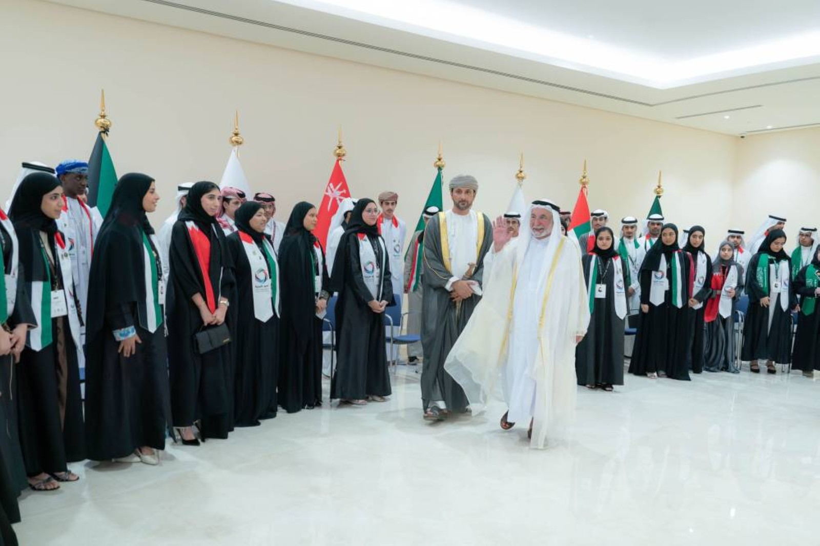 Sheikh Sultan welcomes participants of Gulf Bridges