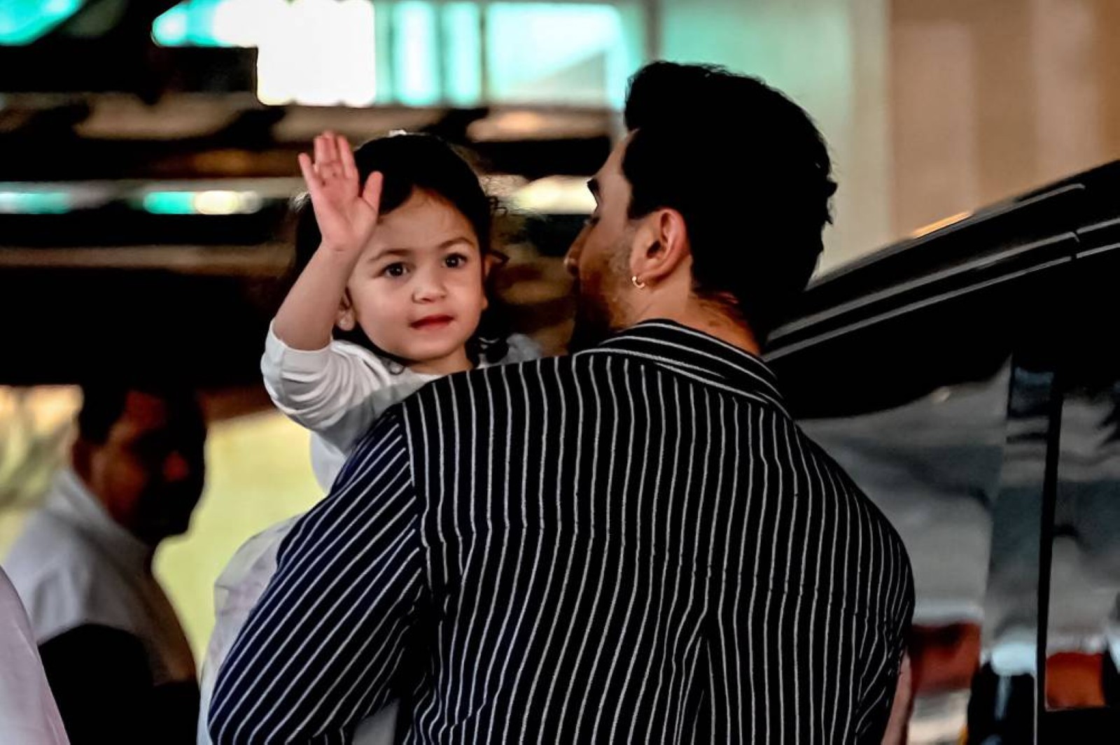 Alia and Ranbir's little Raha gives a sweet kiss to the camera