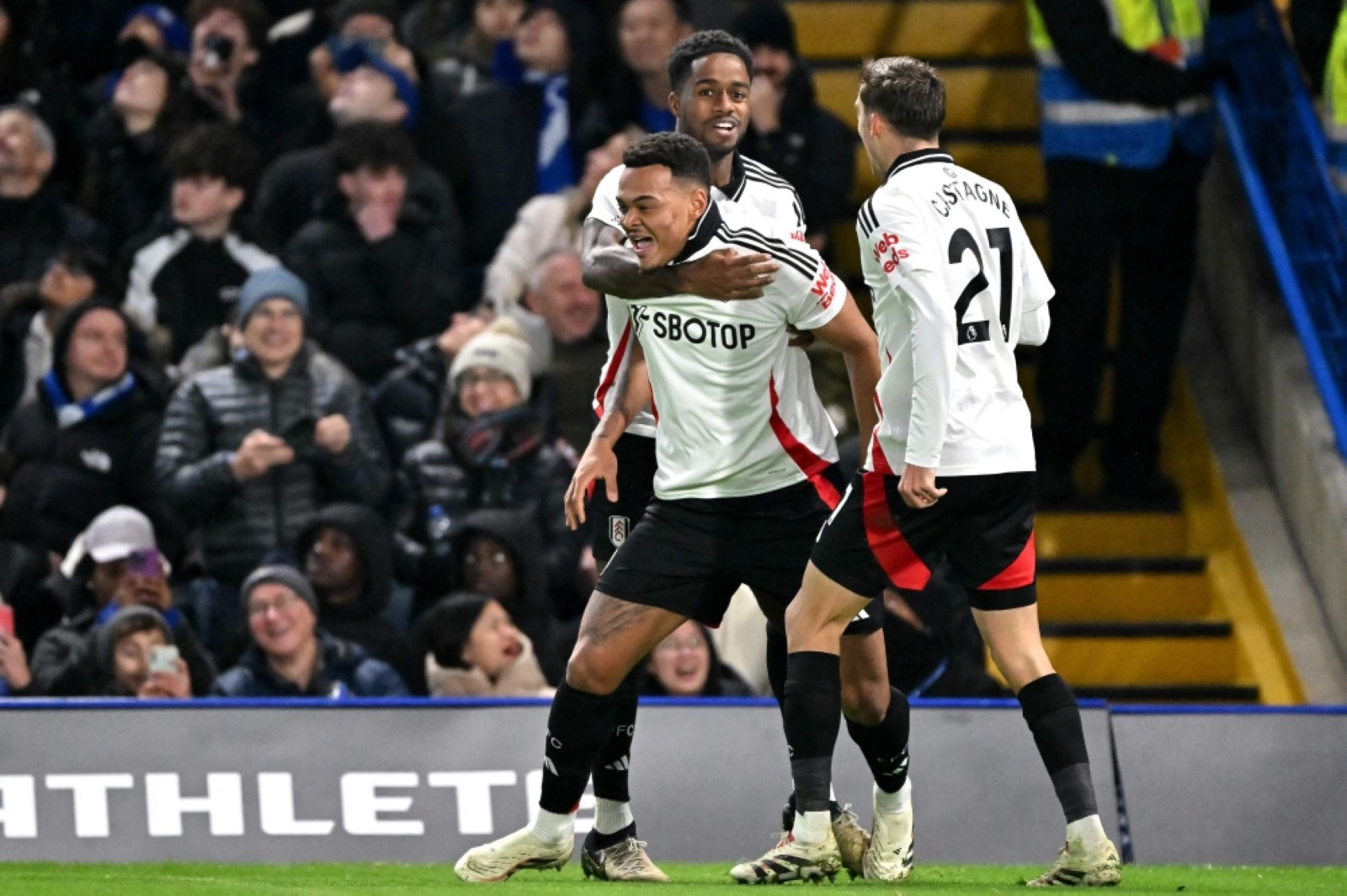 Troubled City held by lowly Everton, Chelsea title bid rocked