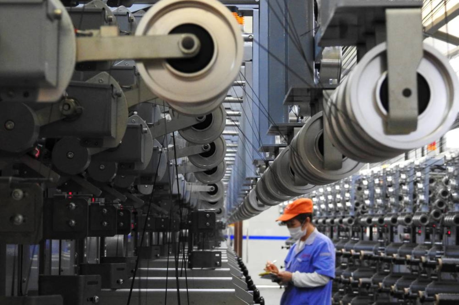 China’s industrial profits fall at slower pace in November