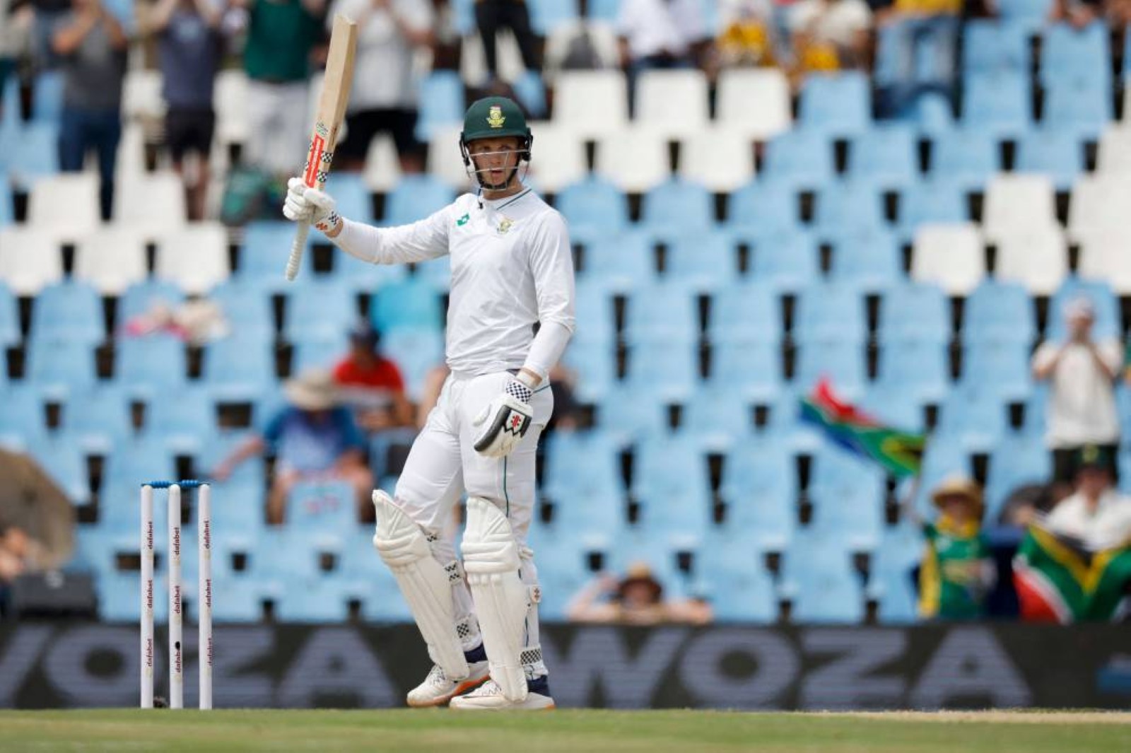 Bosch gives South Africa 90-run lead against Pakistan in first Test