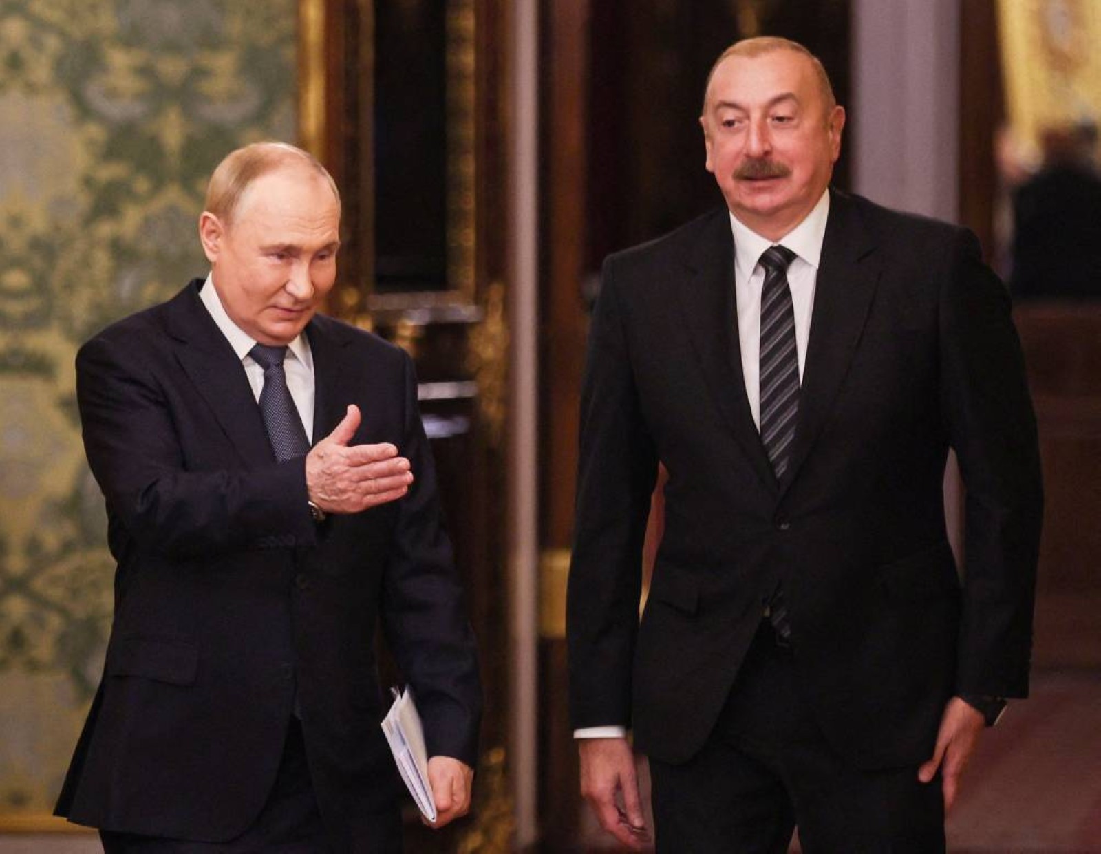 Putin apologises to Azerbaijan for plane crash without acknowledging Russian responsibility