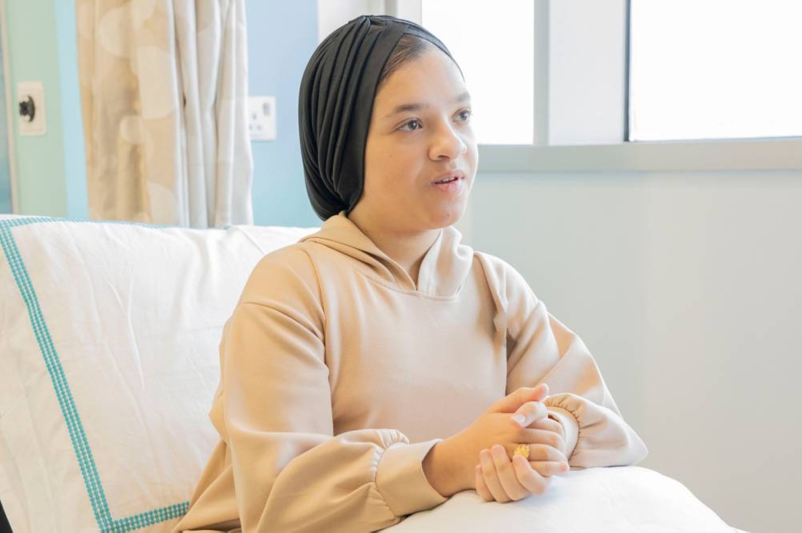Teen patient undergoes major scoliosis surgery