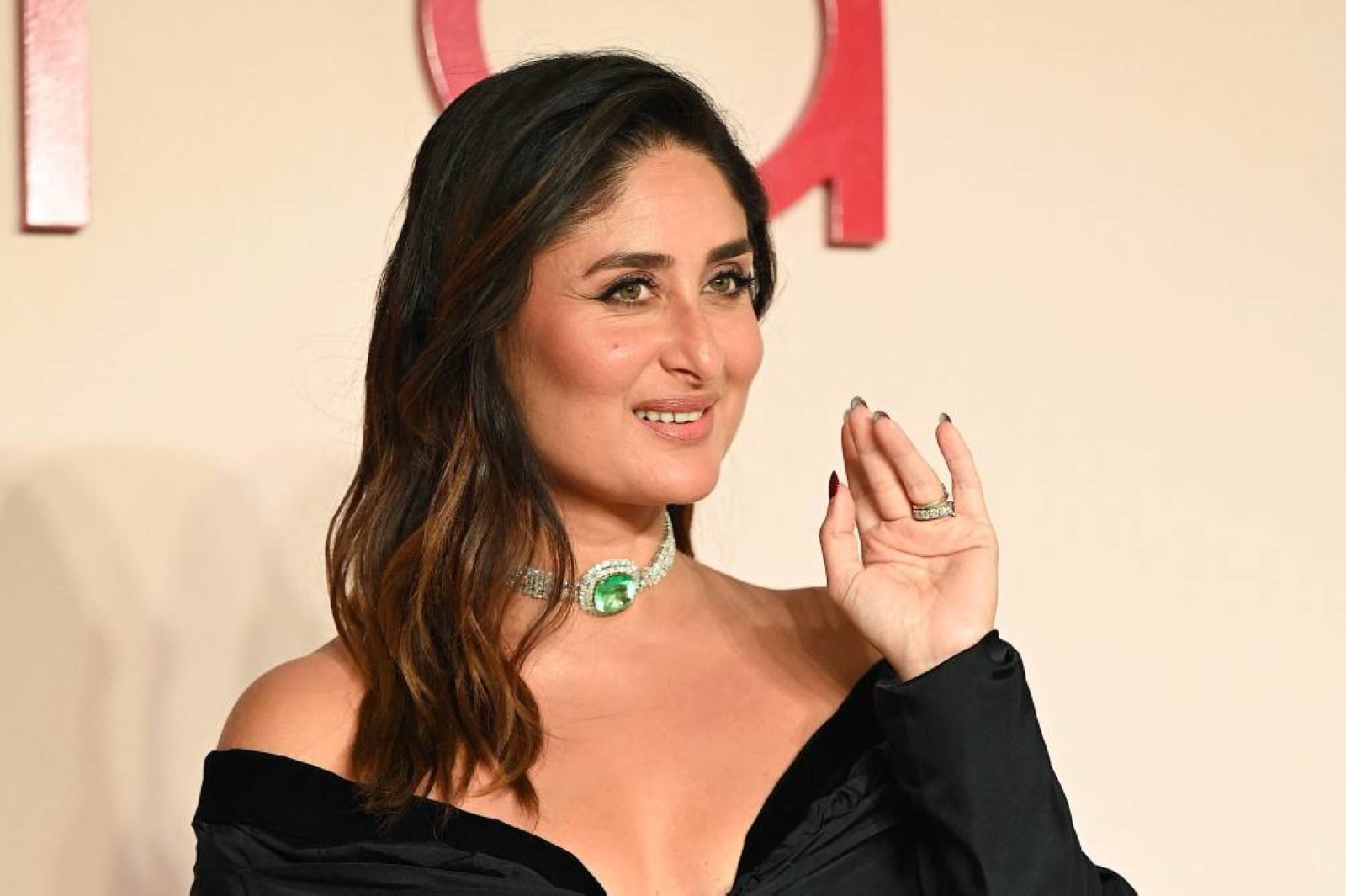 Actress Kareena Kapoor can’t stop sharing last few selfies of 2024