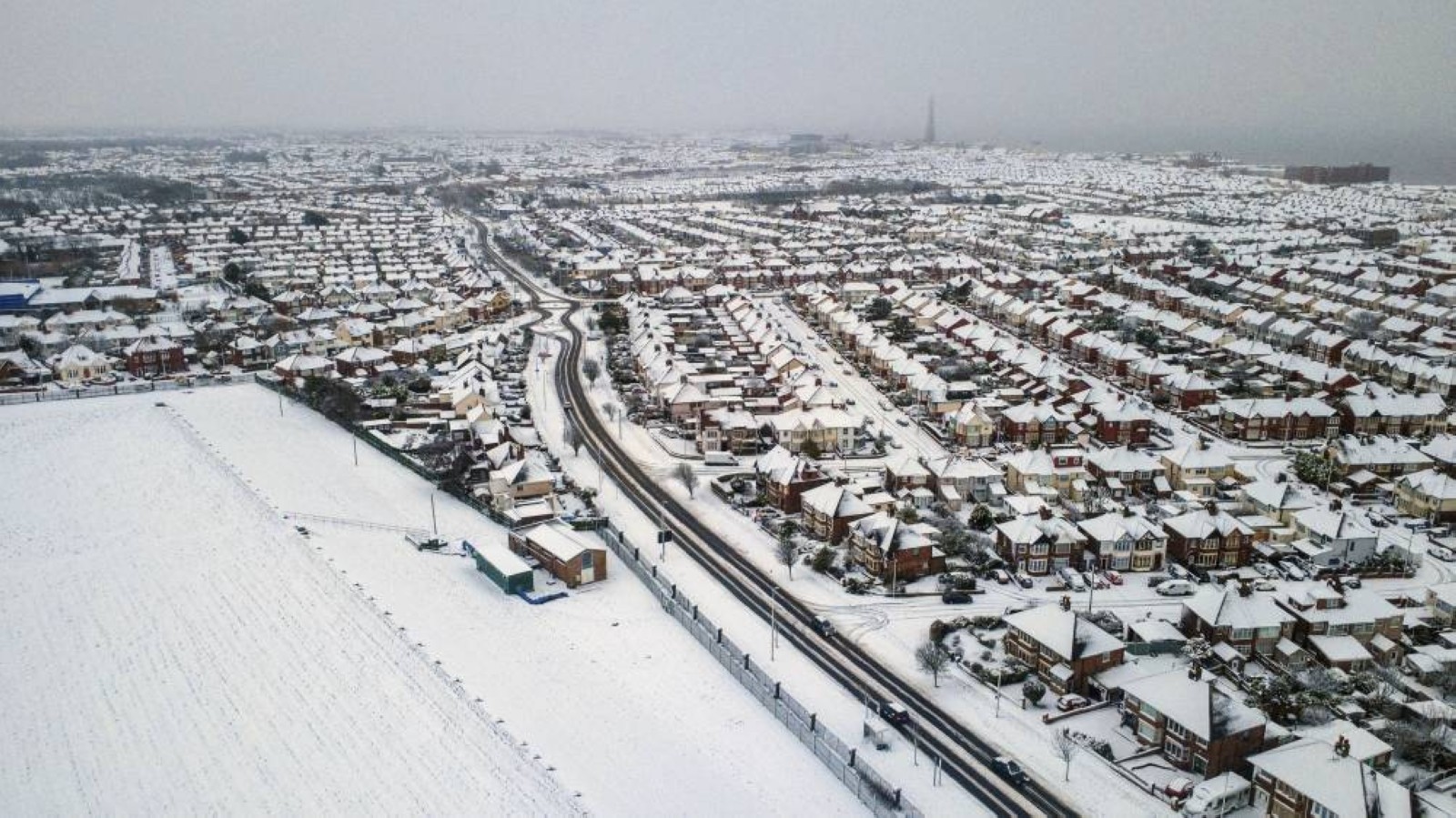 Heavy snow brings widespread disruption across the UK