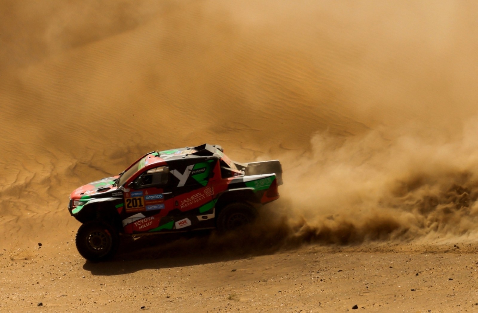 Rajhi leads marathon Dakar second stage as big names hit trouble