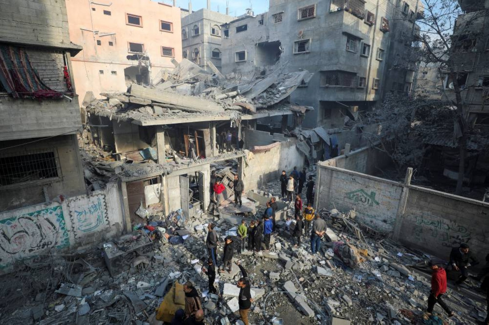 Hamas, Israel wrangle over talks as Israeli strikes in Gaza intensify