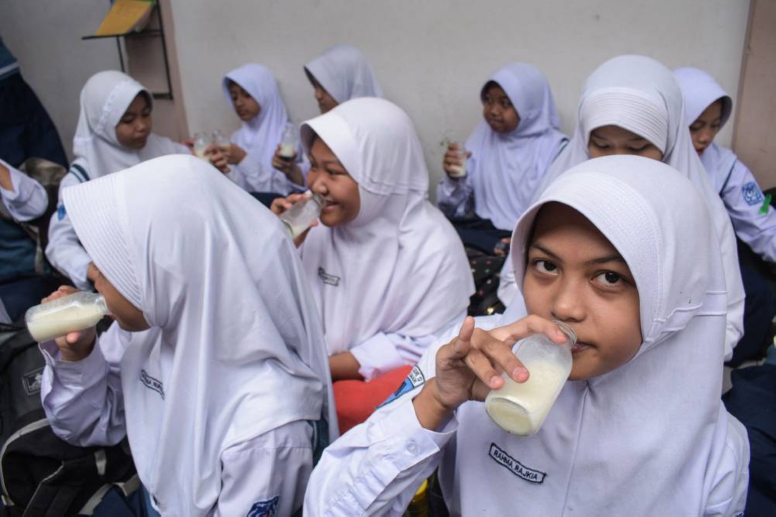 Indonesia launches free meals project to feed children and pregnant women to fight stunting