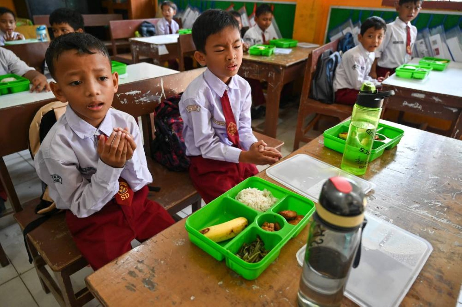 Indonesia launches free meals project to feed children and pregnant women to fight stunting