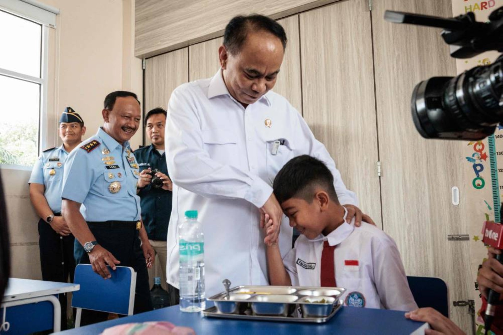 Indonesia launches free meals project to feed children and pregnant women to fight stunting