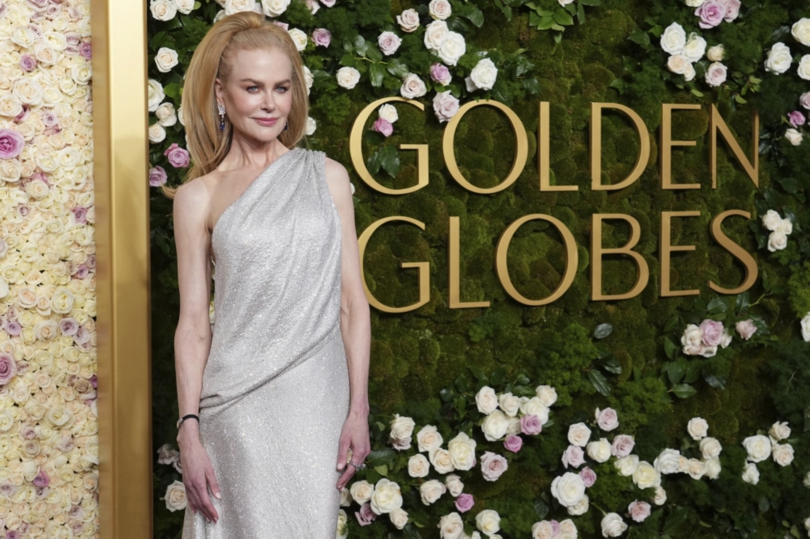 Hollywood stars delight and dazzle at Golden Globe Awards