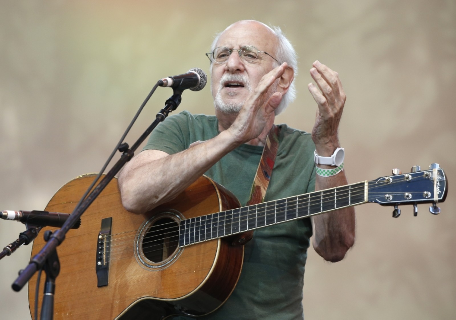 Folk singer Peter Yarrow of Peter, Paul and Mary dies at 86