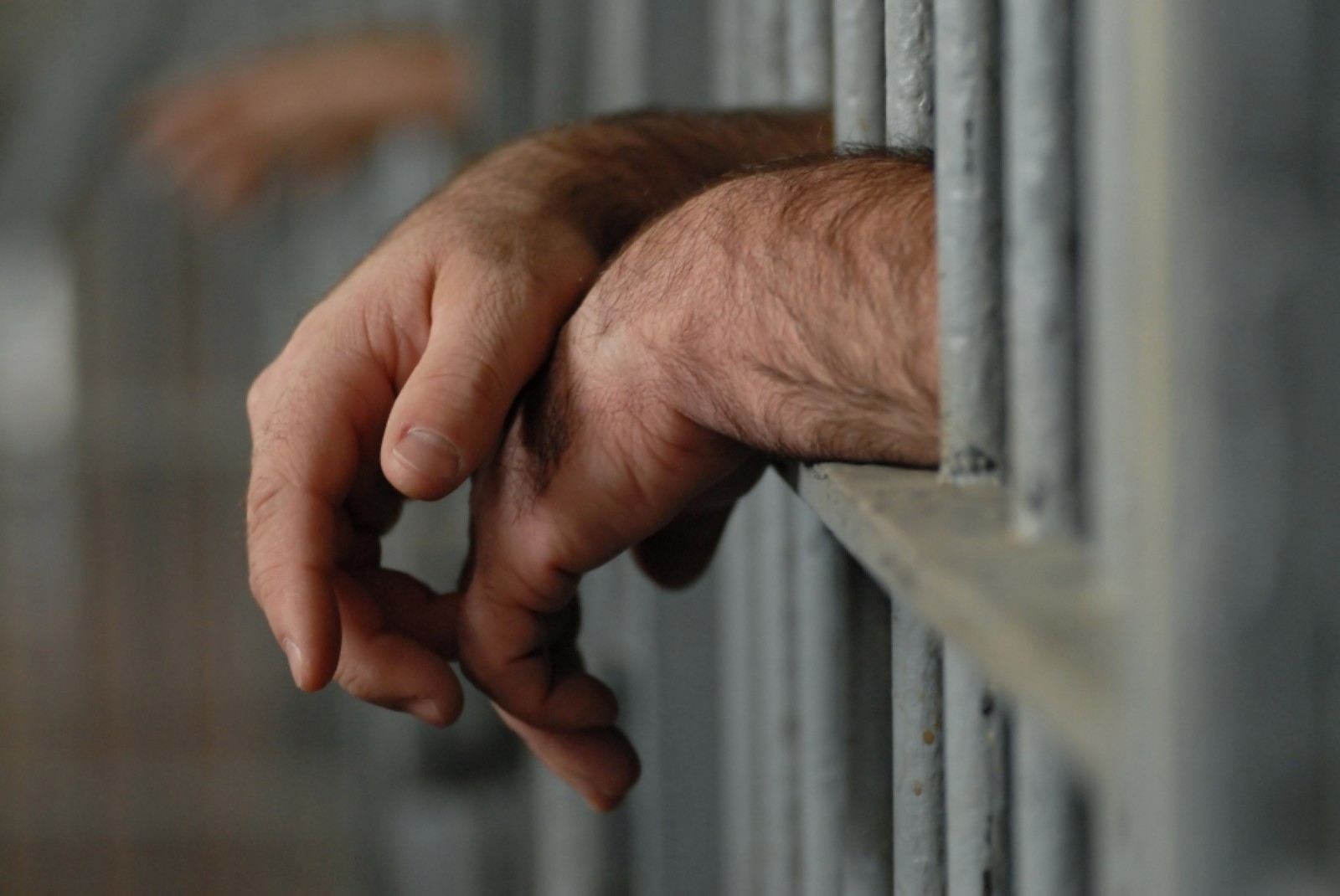 Man jailed and fined Dhs 247,000 for threatening a tourism company owner in Dubai