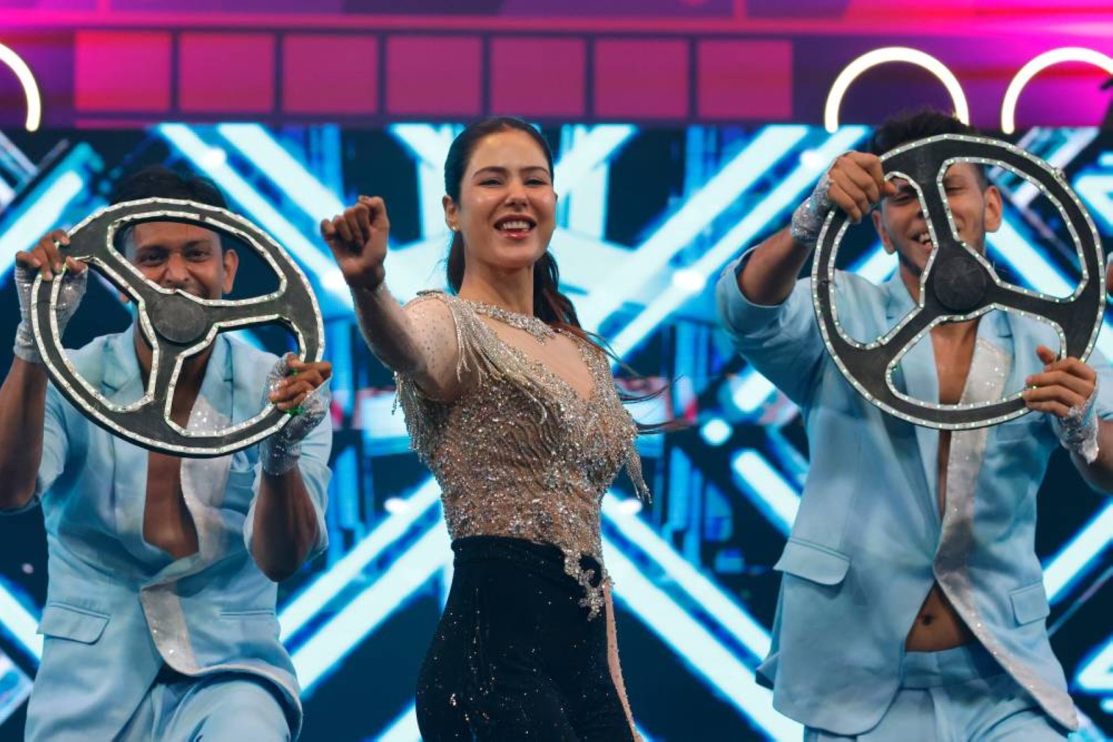 Bollywood bowls Dubai over at DP World ILT20 opening