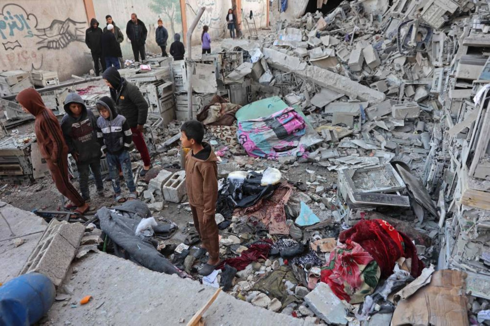 Qatar gives Israel, Hamas final draft of Gaza truce deal