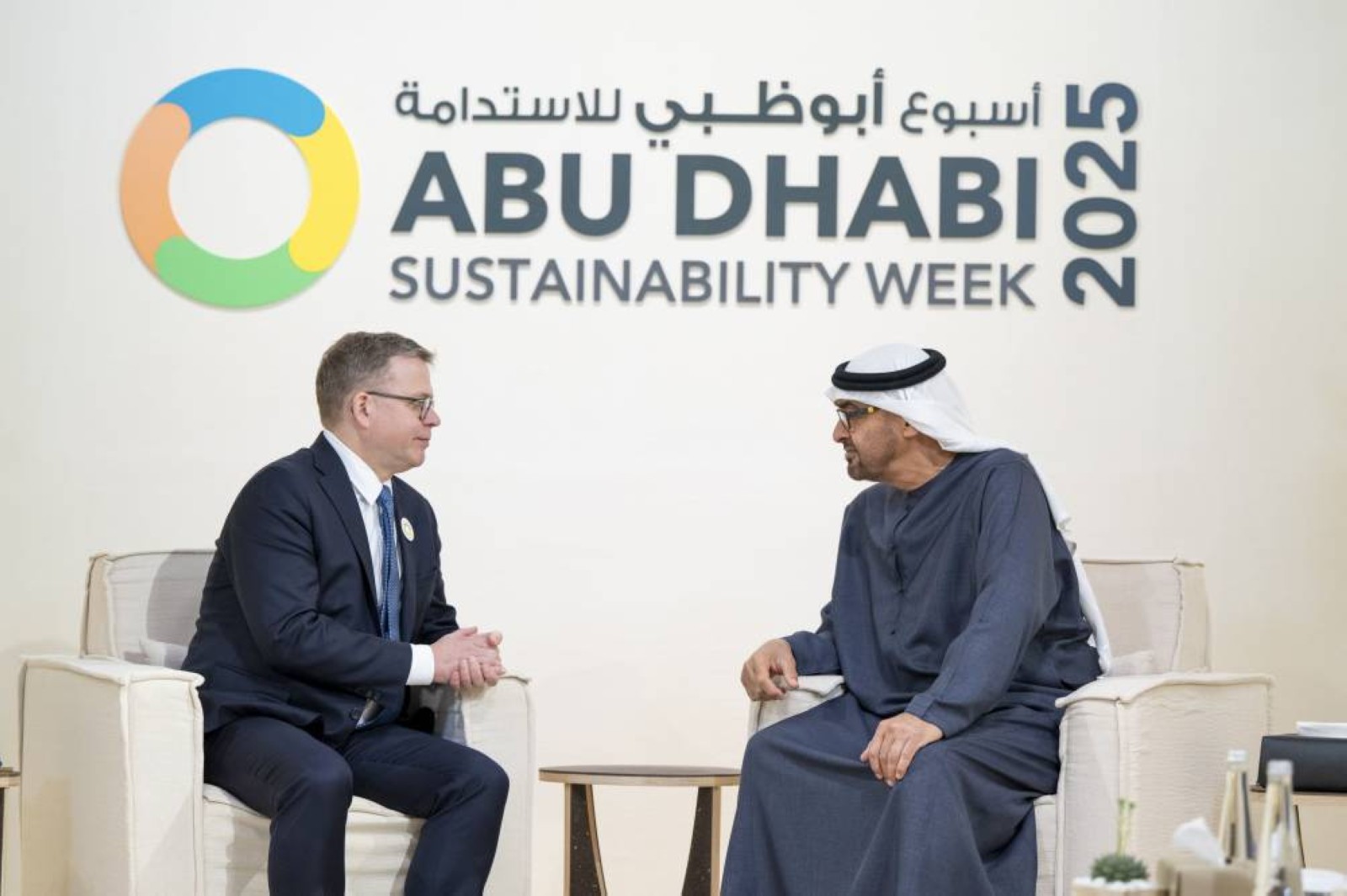 President meets with heads of delegations participating in Abu Dhabi Sustainability Week