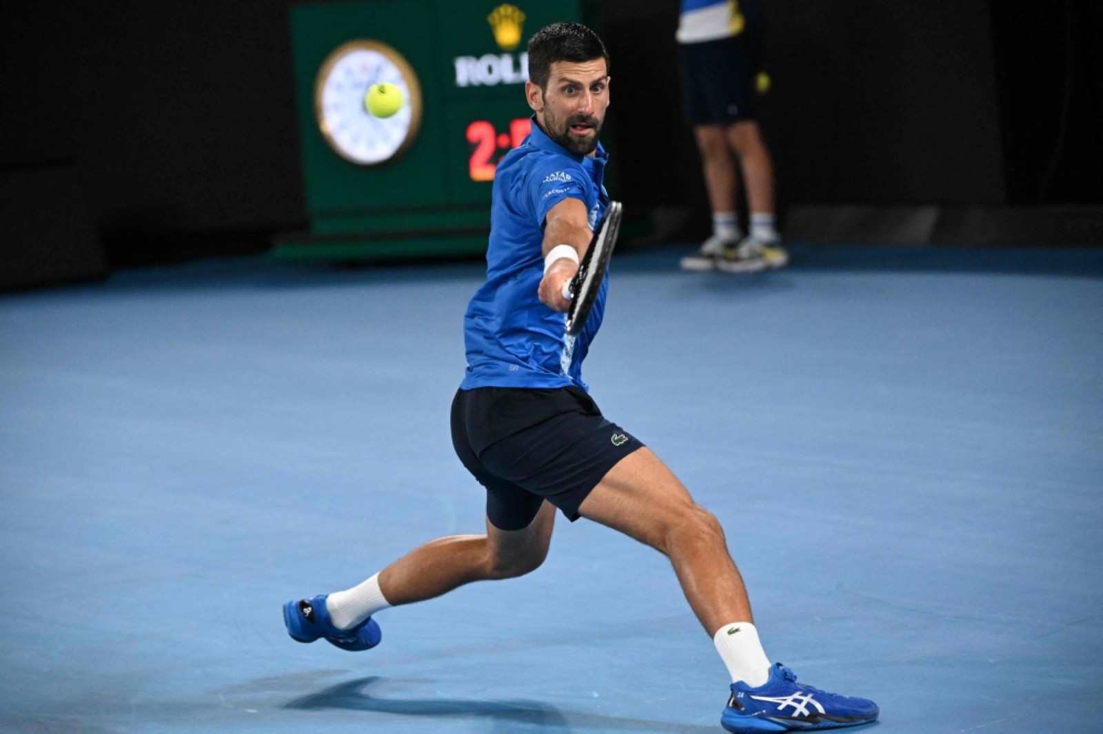 Djokovic and Sabalenka move ahead, Zheng makes early exit