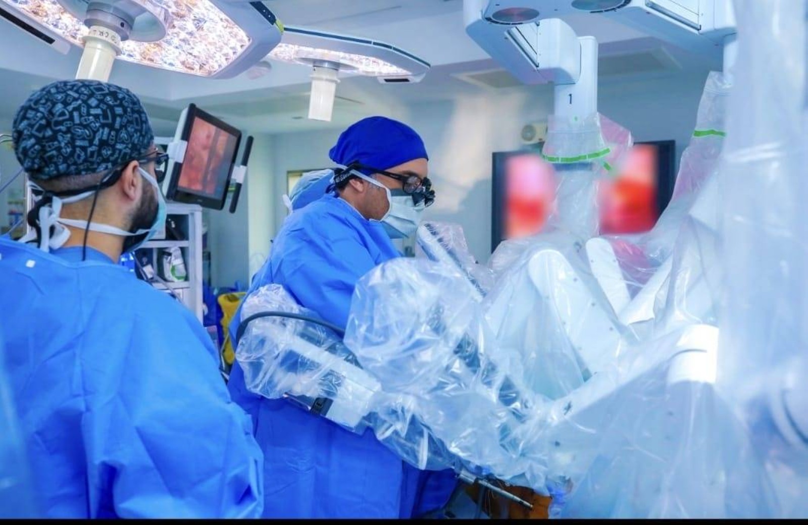 ‏Saudi hospital performs world's first artificial heart implantation by a robot
