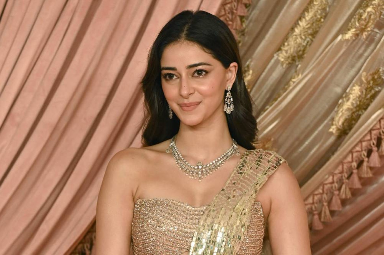 Ananya Panday trolls dad Chunky as he posts worst pictures on anniversary