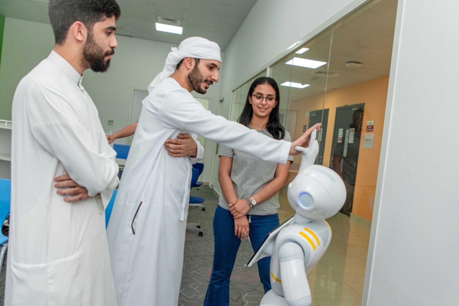 AURAK adds Robotics to engineering course