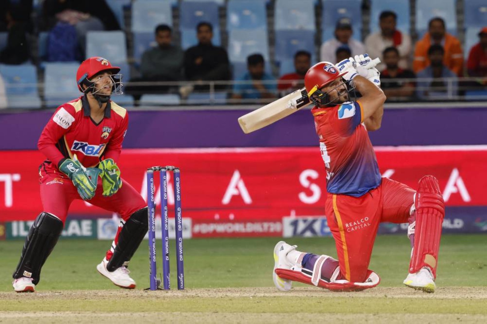 Gulbadin stars as Capitals stop Vipers' juggernaut with six-wicket romp