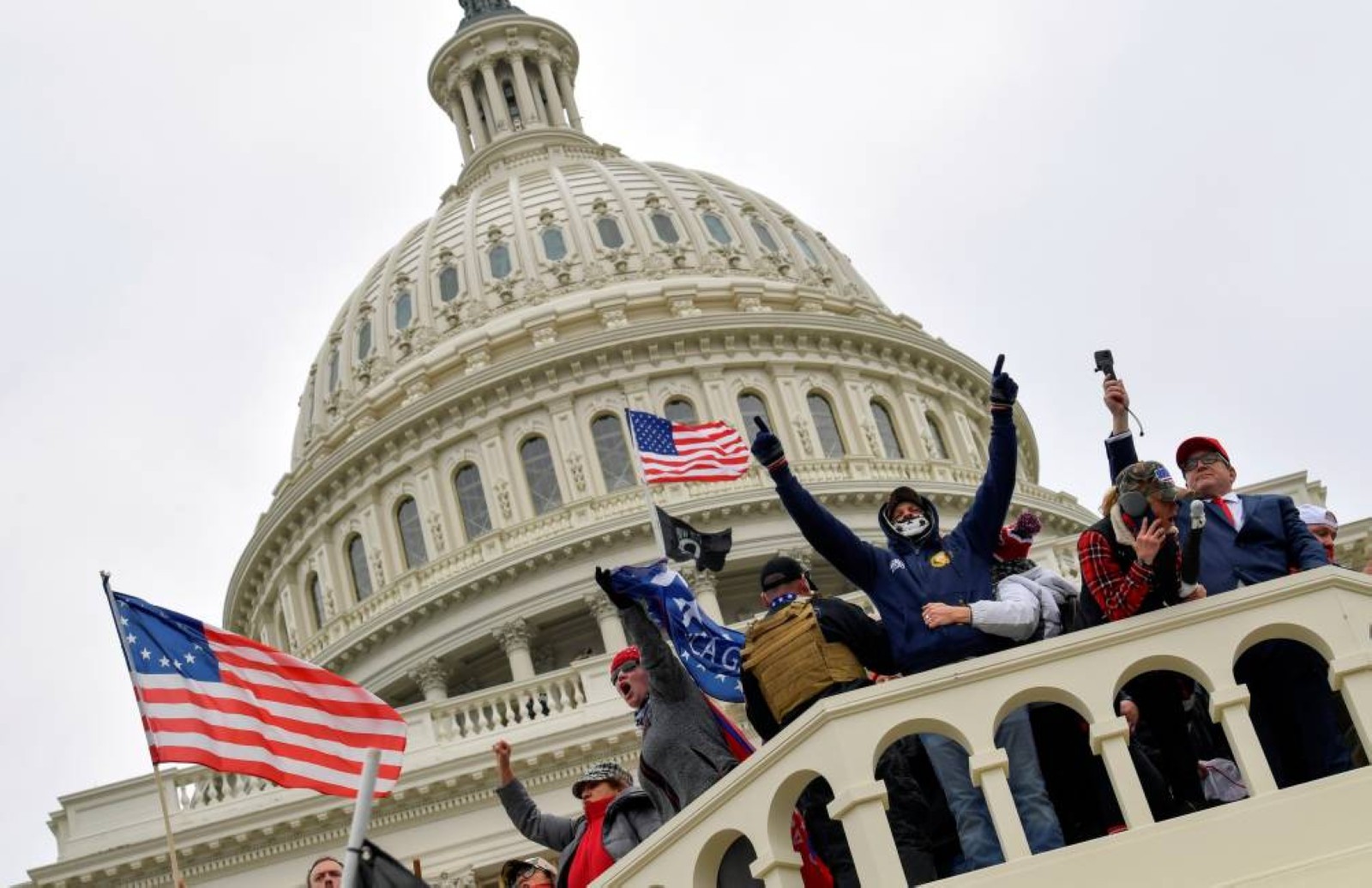 Trump issues pardons for January 6, 2021 rioters