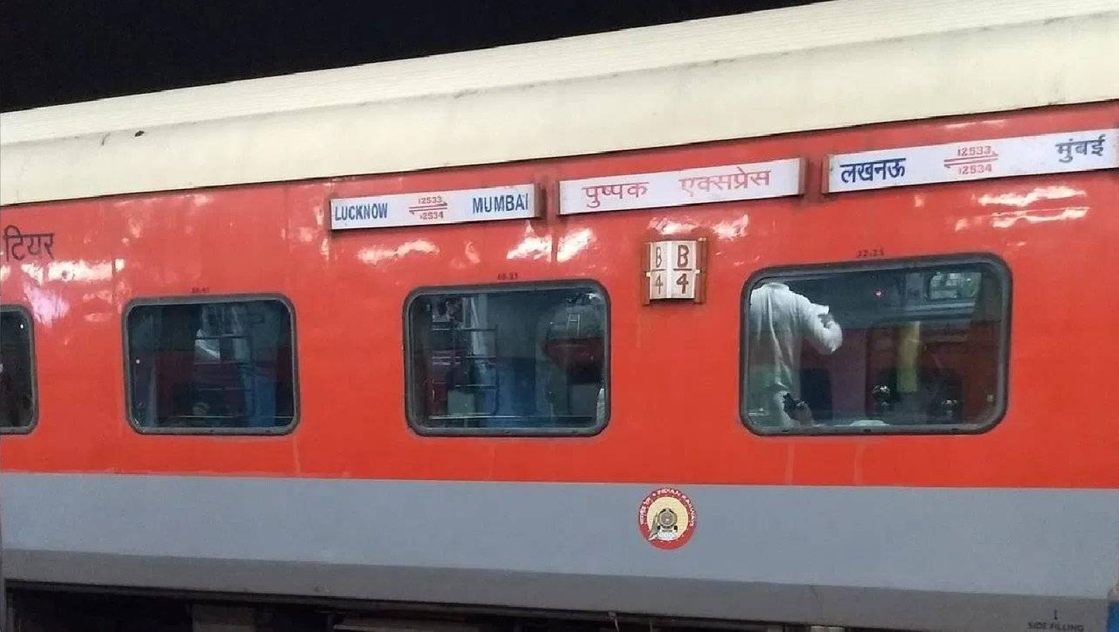 11 passengers run over by train in India amid fire rumour