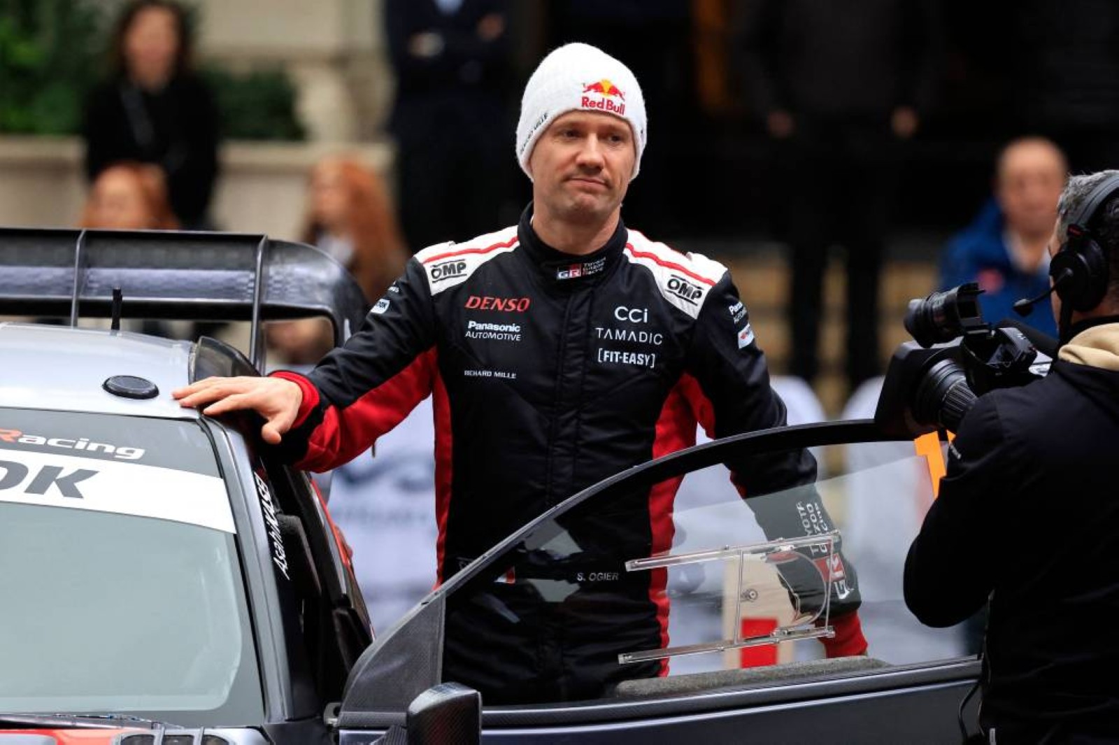 Veteran Ogier roars into Monte Carlo Rally lead