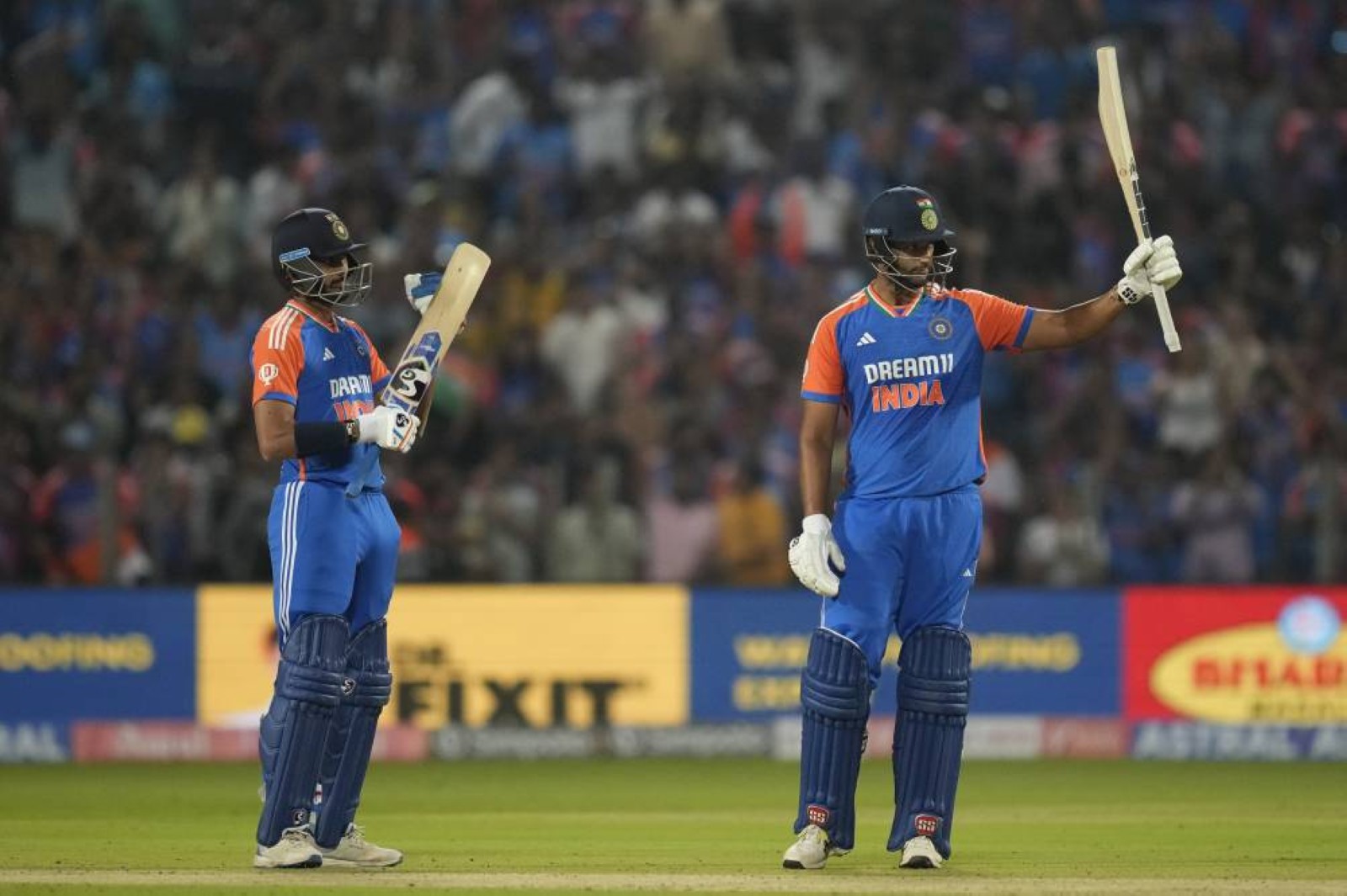 India clinch T20 series against England amid concussion sub row