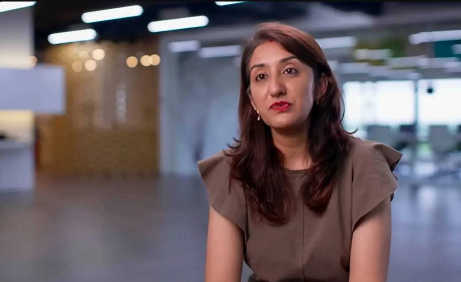 Meet the woman who flies 350 km daily for work and saves more on house rent