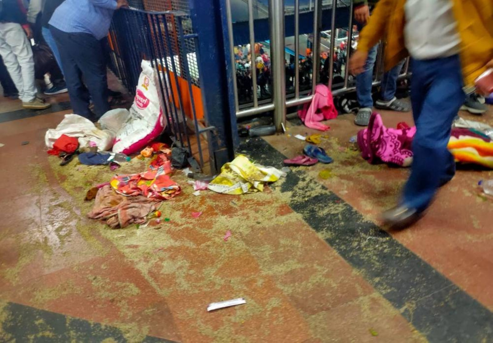VIDEO: At least 15 dead in Delhi stampede to catch trains to Kumbh mega-festival