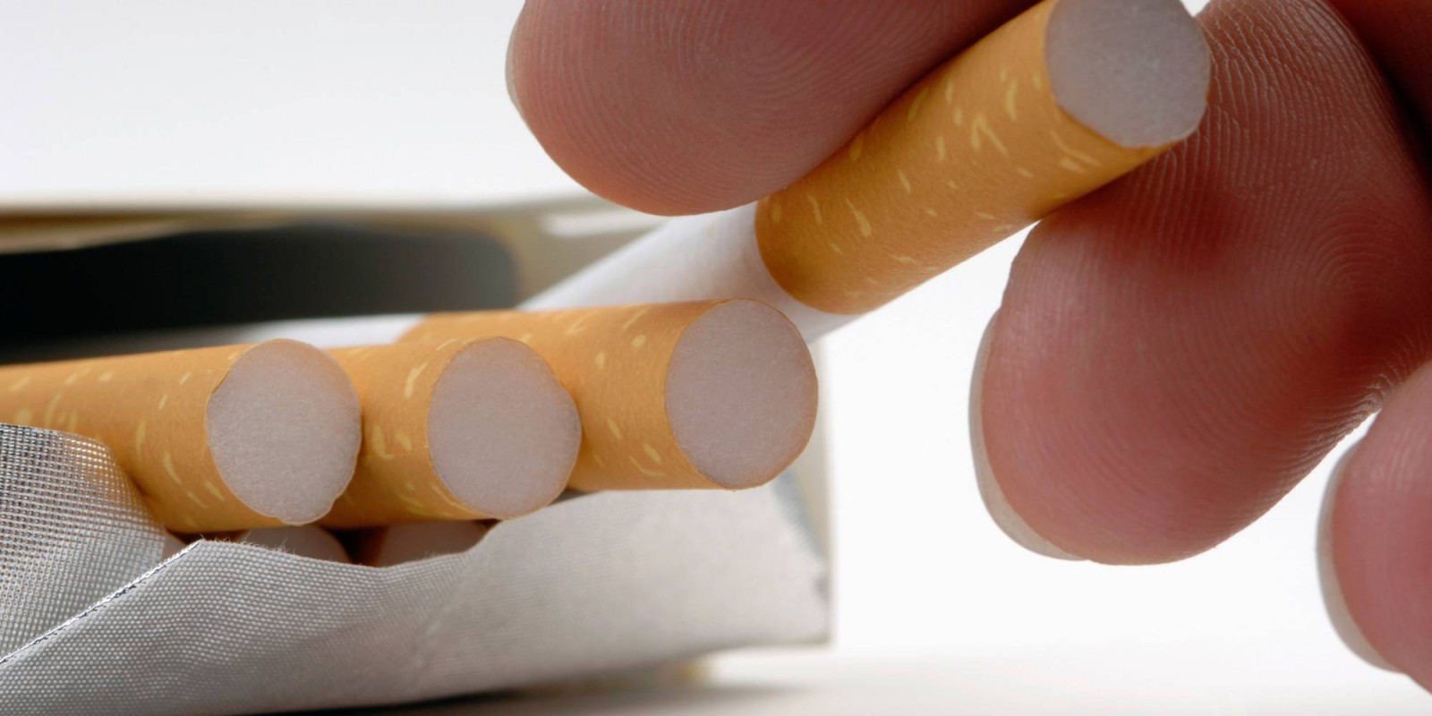 Up to Dhs2,000 fine for littering cigarette butts in Abu Dhabi