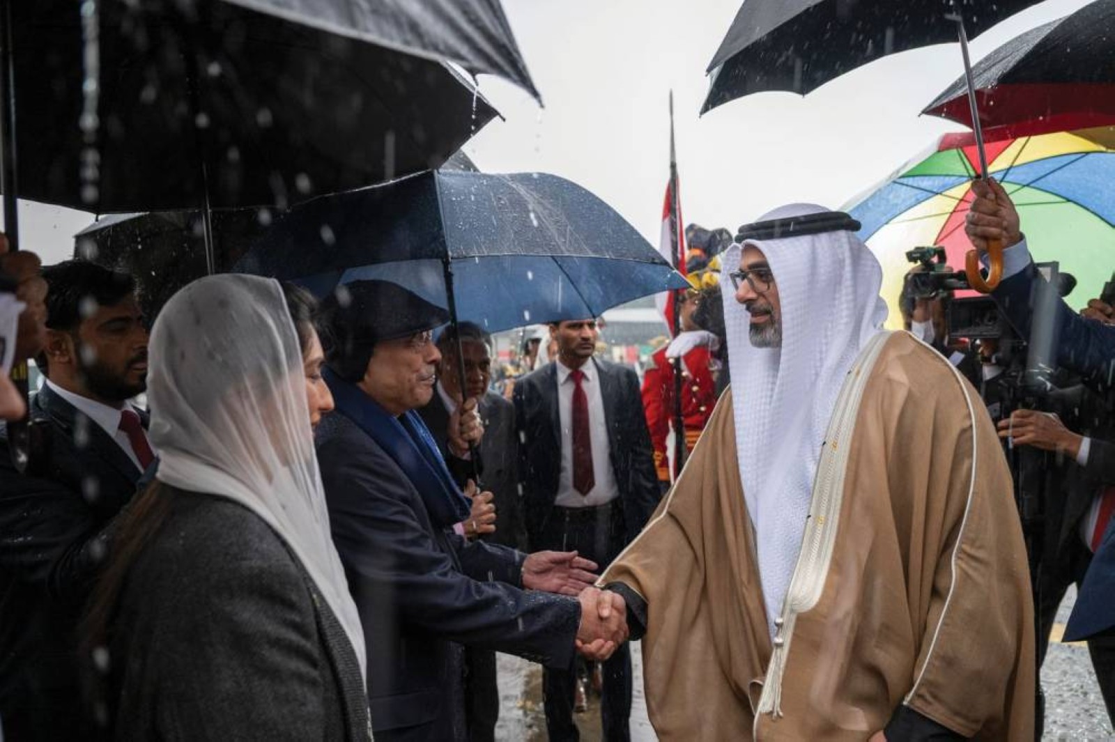 Abu Dhabi Crown Prince, Pakistan PM witness signing of cooperation agreements