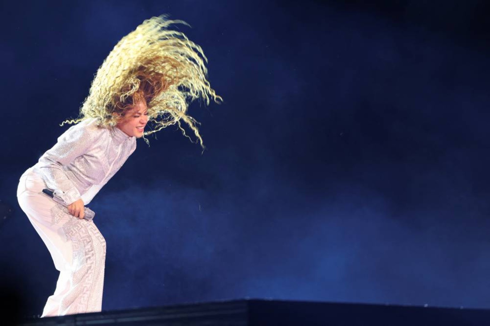 Technical woes prompt latest Shakira concert postponement in Chile
