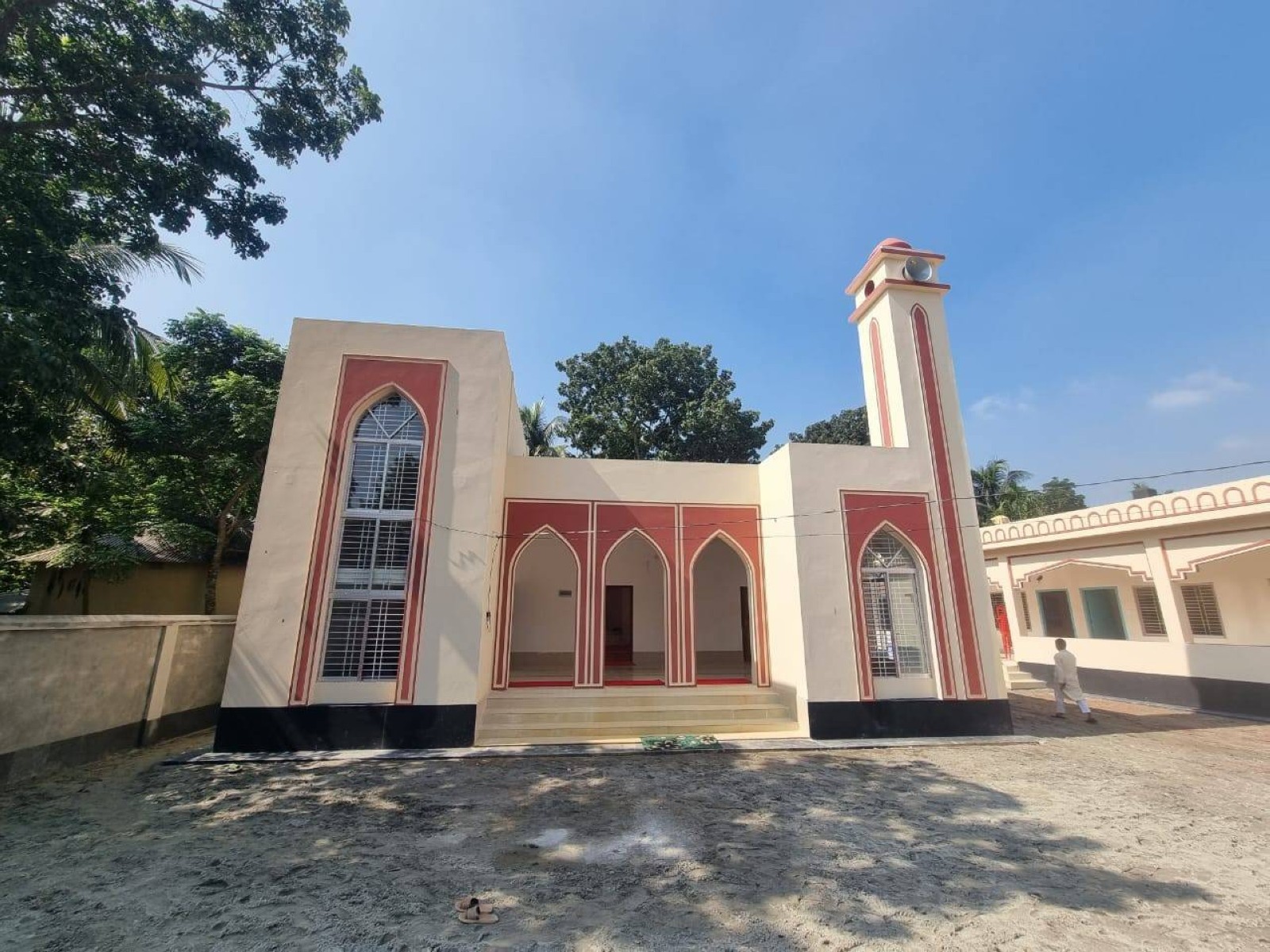 Awqaf of Sharjah builds a mosque and school in Bangladesh