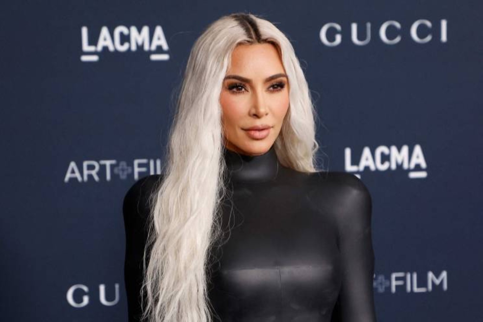 Kim Kardashian stopped from purchasing Bible her father gave to O J Simpson