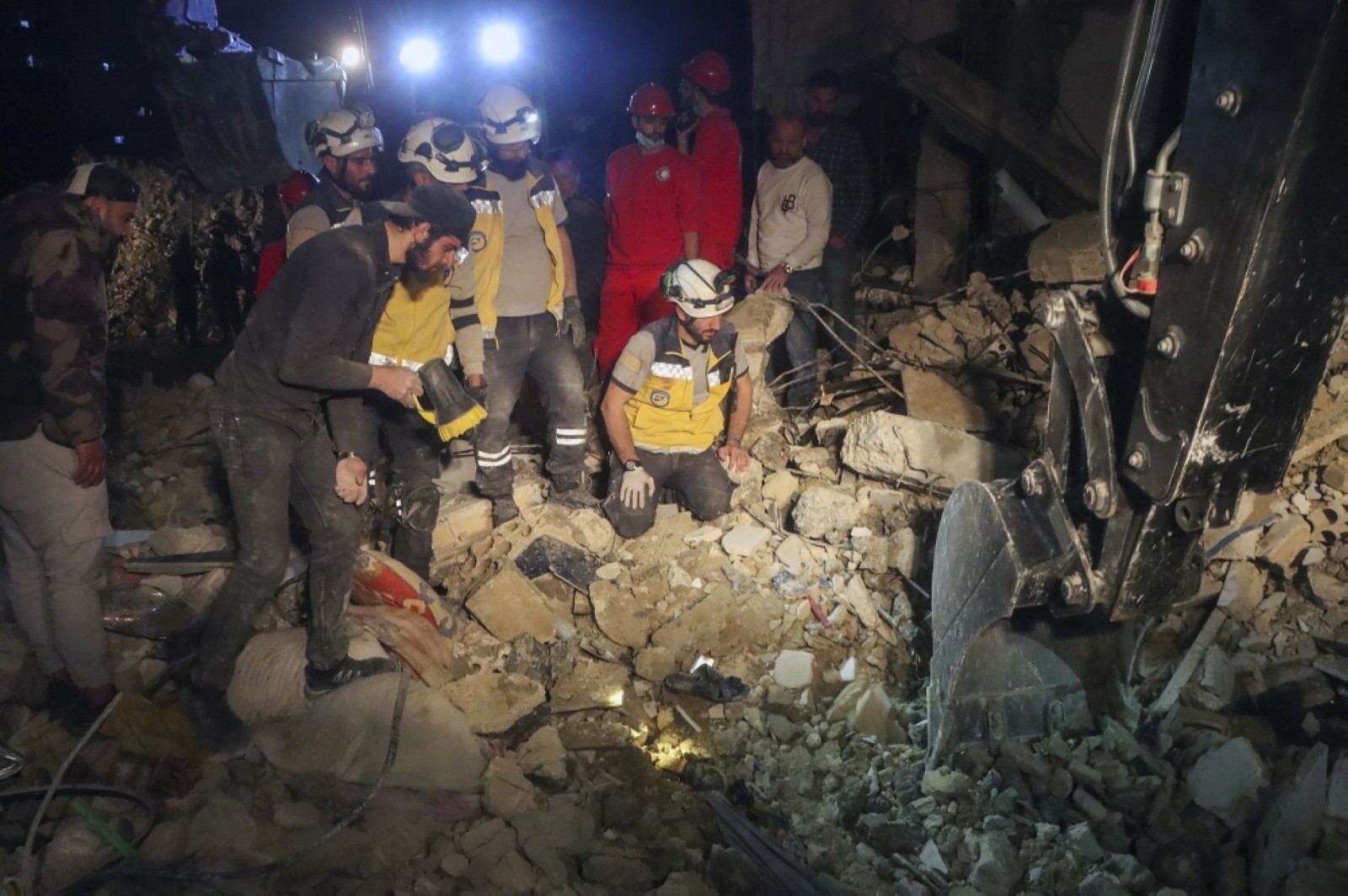 Blast from suspected old bomb in Syria kills 16