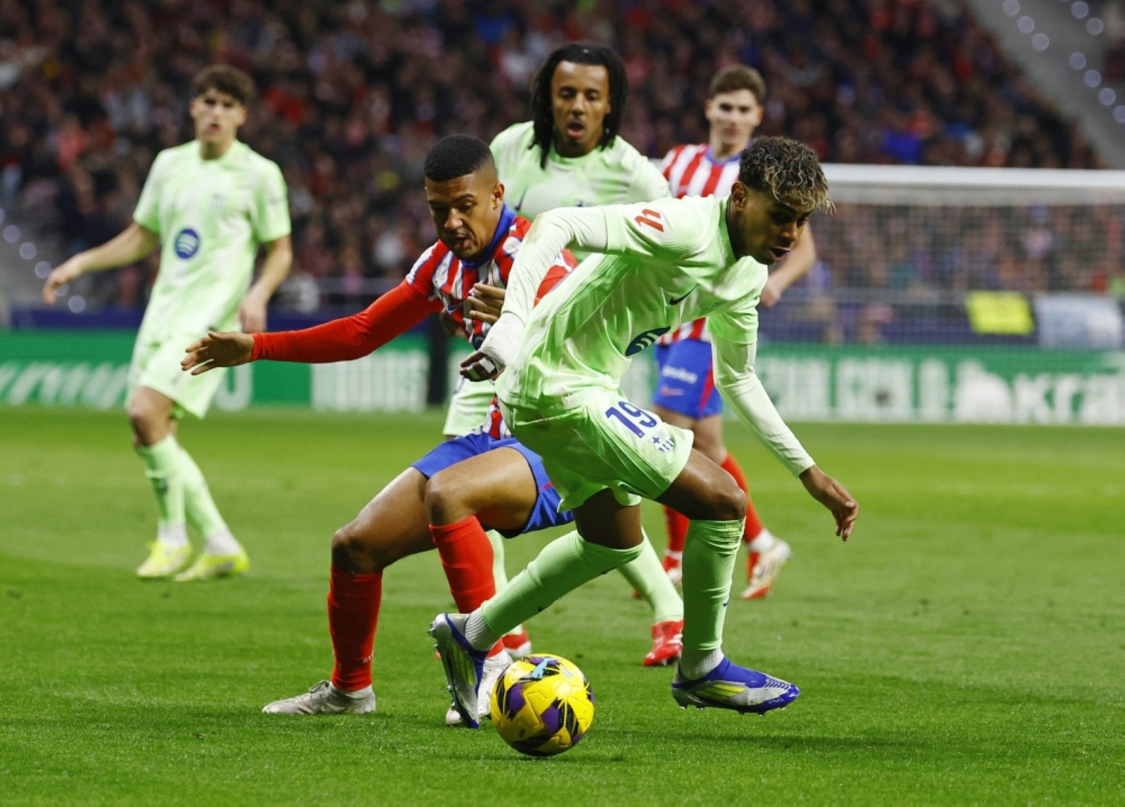 Barca mount late comeback to stun Atletico in Spanish thriller